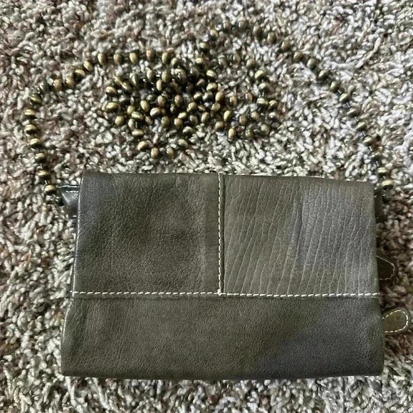 Free People Pebble Leather Gray Crossbody Small Wallet Metal Strap Trifold Snap - Picture 1 of 4
